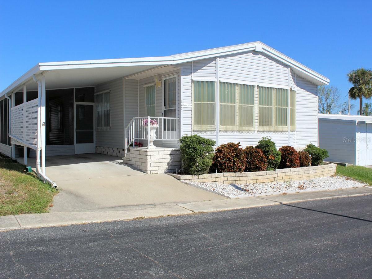 Property Photo: 567 Queen Palm Street FL 33778