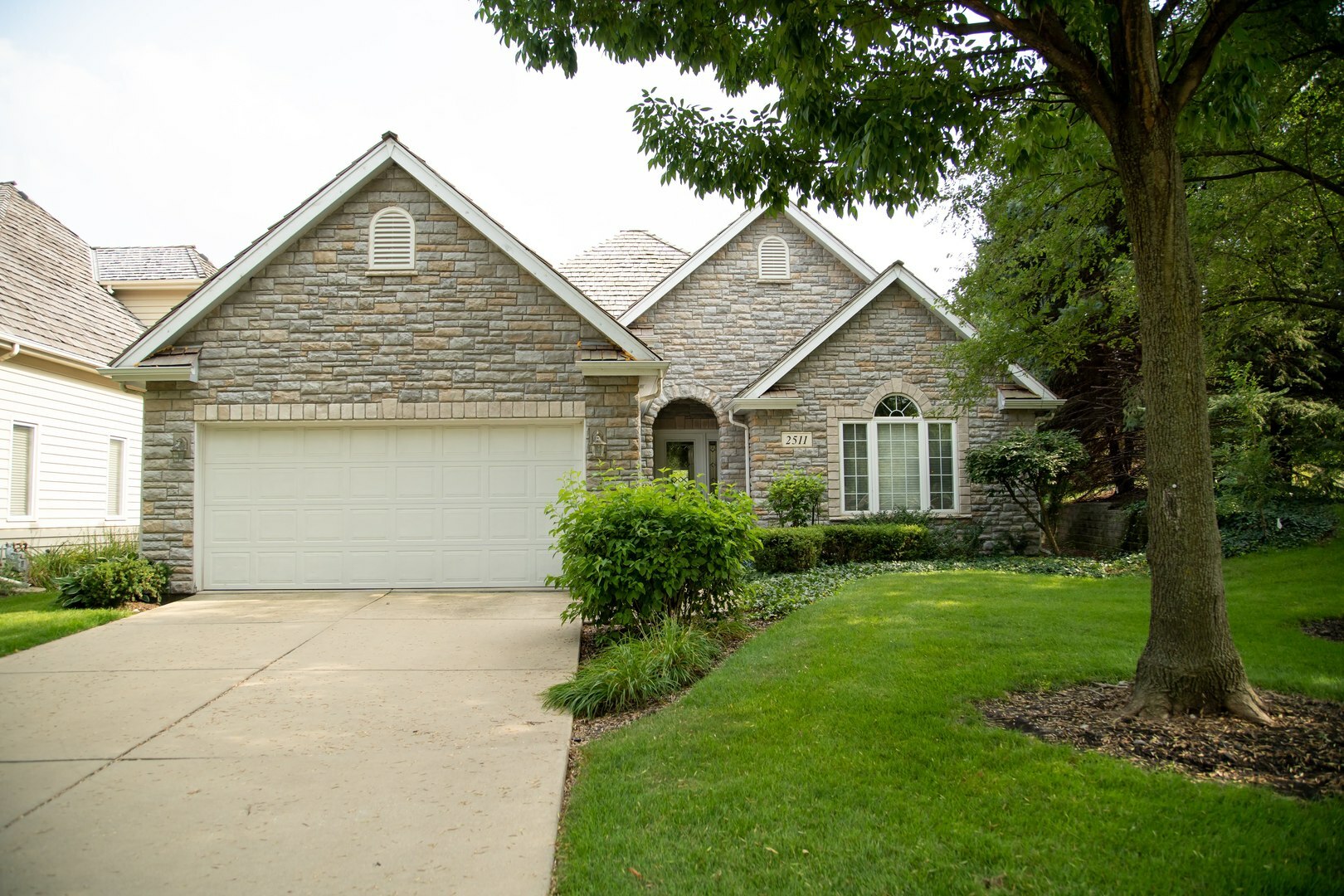 Property Photo:  2511 Arborside Lane  IL 60502 