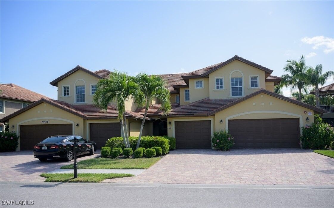 Property Photo: 6634 Alden Woods Circle 202 FL 34113