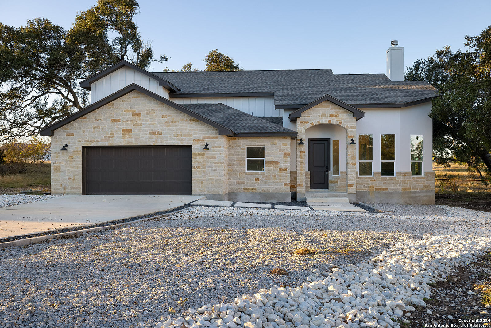 Property Photo: 142 N Lon Price Dr TX 78606