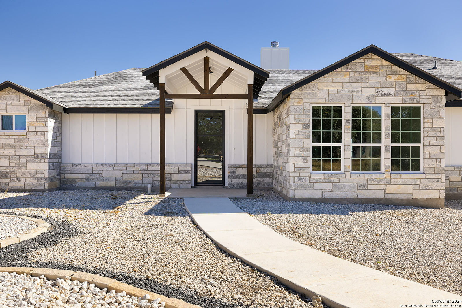 Property Photo: 107 S Lon Price Dr TX 78606