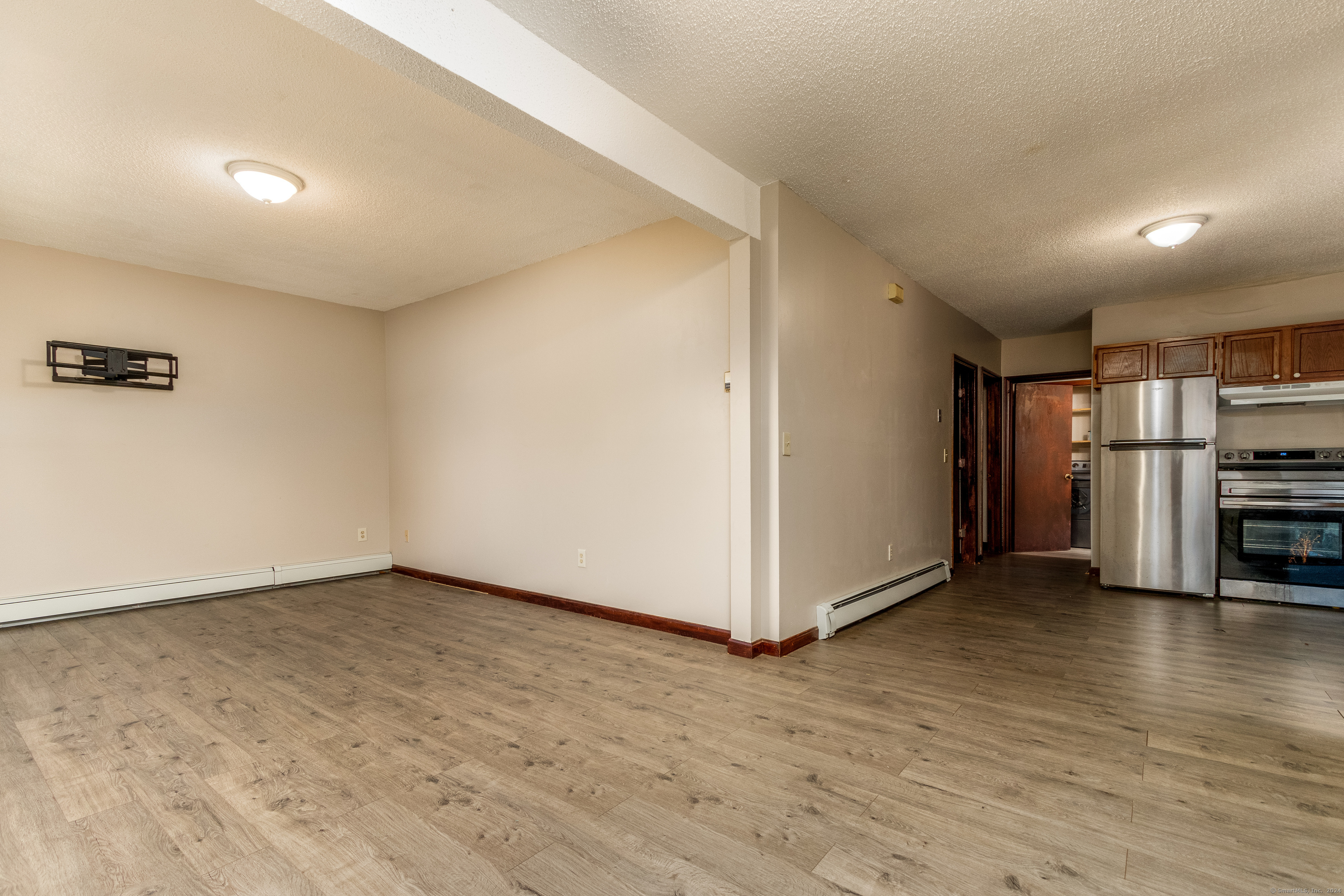 Property Photo:  53 Green Street (55) 2nd Floor  CT 06708 