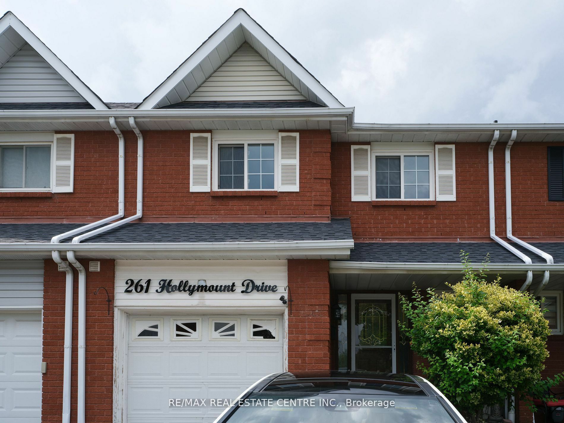 Photo de la propriété:  261 Hollymount Dr  ON L5R 3P8 