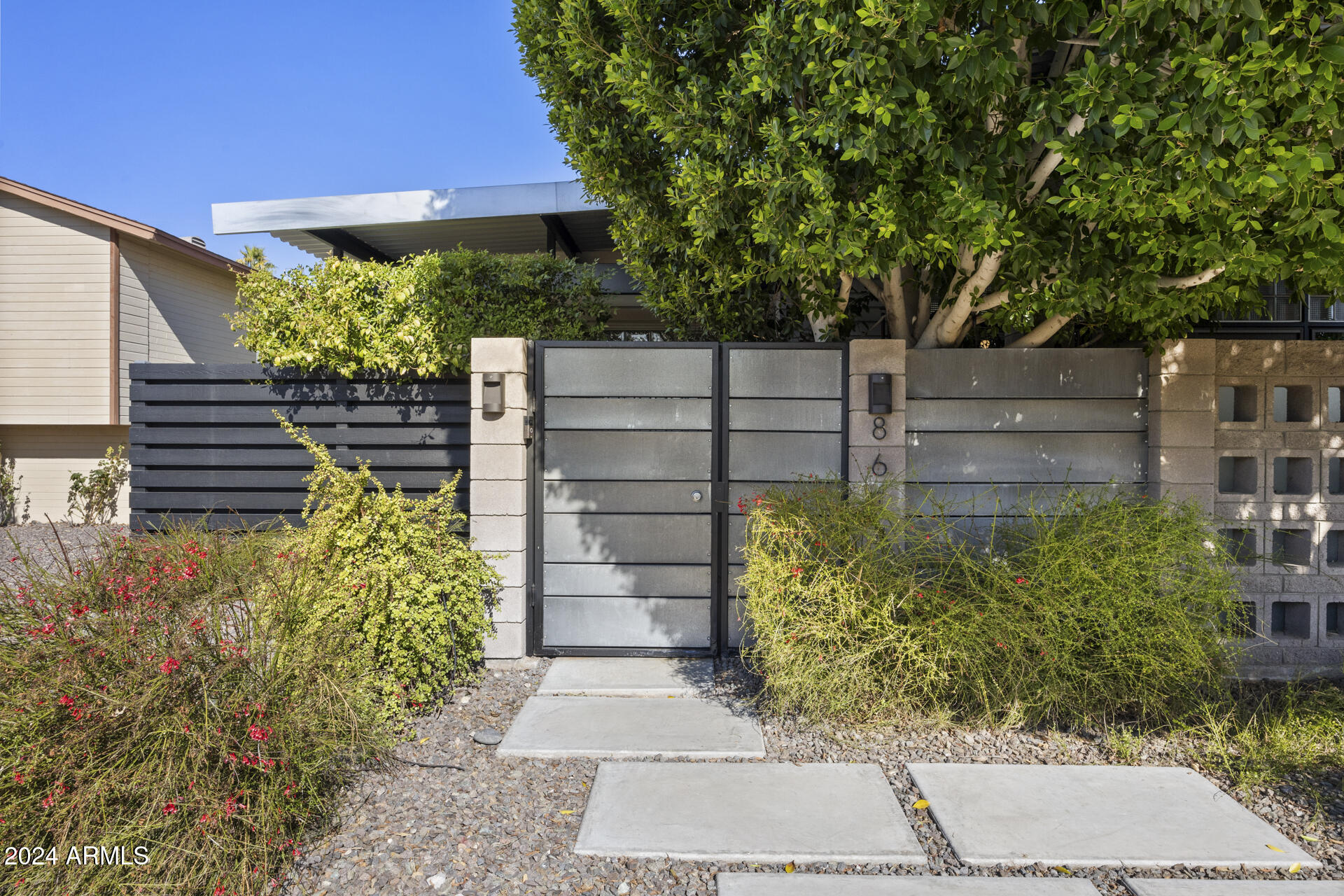 Property Photo: 8614 E Berridge Lane AZ 85250