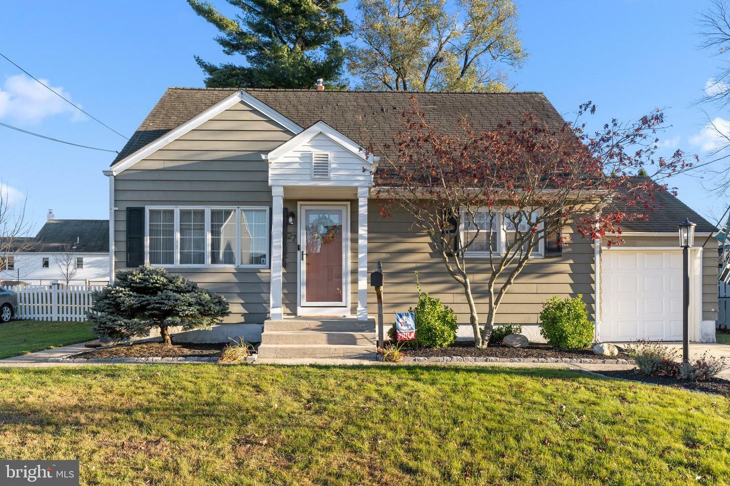 Property Photo:  27 Baltusrol Street  NJ 08690 