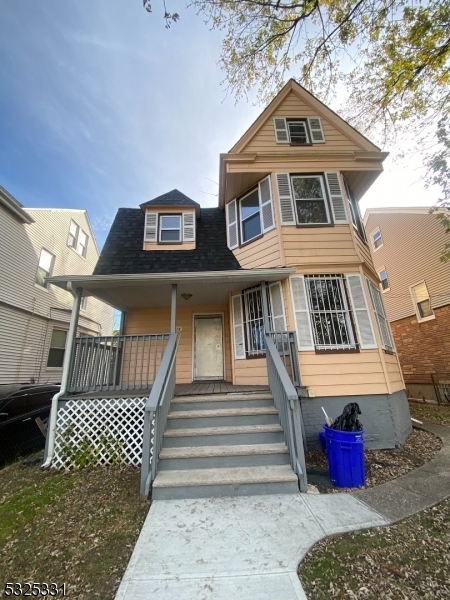 Property Photo:  876 S 17th St  NJ 07108 