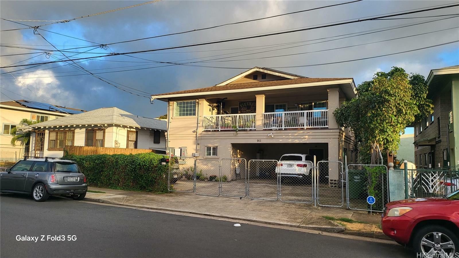 911 Winant Street  Honolulu HI 96817 photo