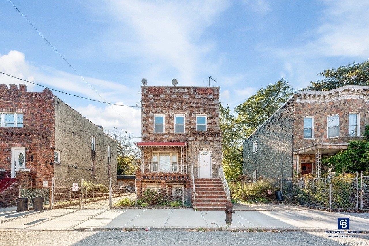 Property Photo: 824 Barbey Street NY 11207