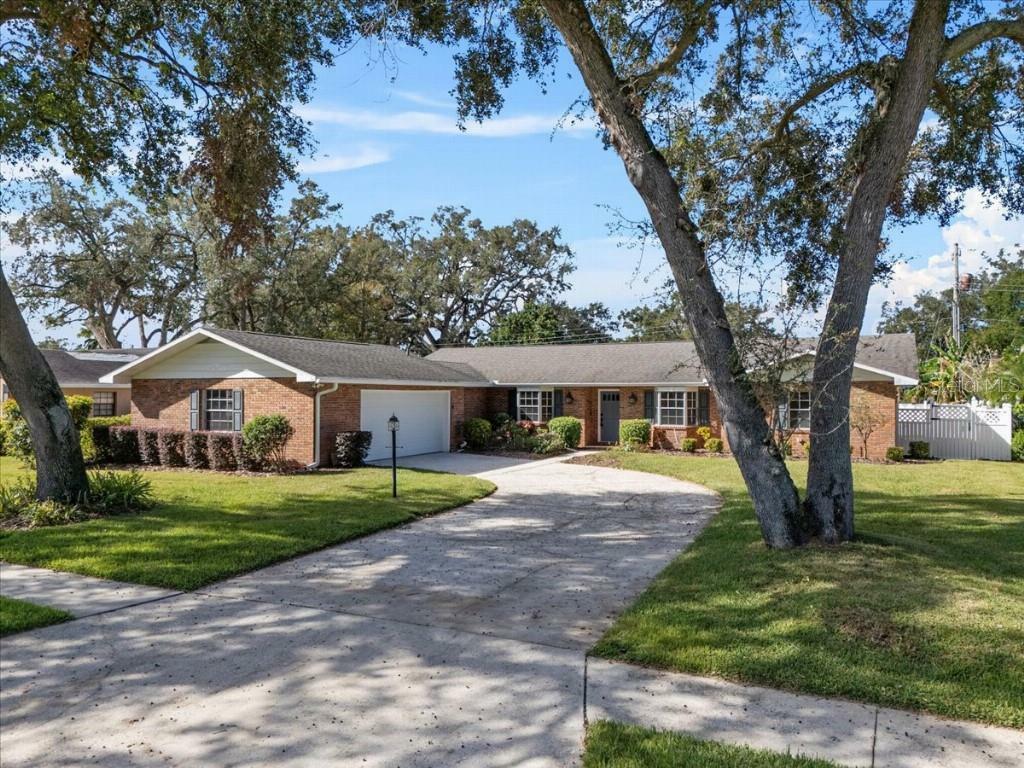 Property Photo:  1021 Newport Avenue  FL 33801 