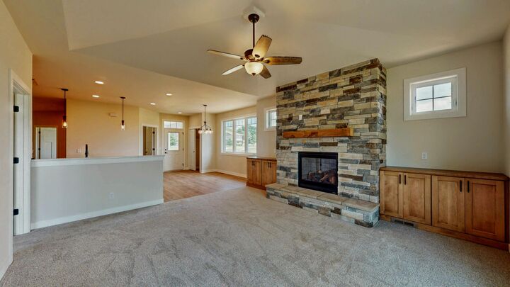 Property Photo: 722 E Reinel St WI 53549