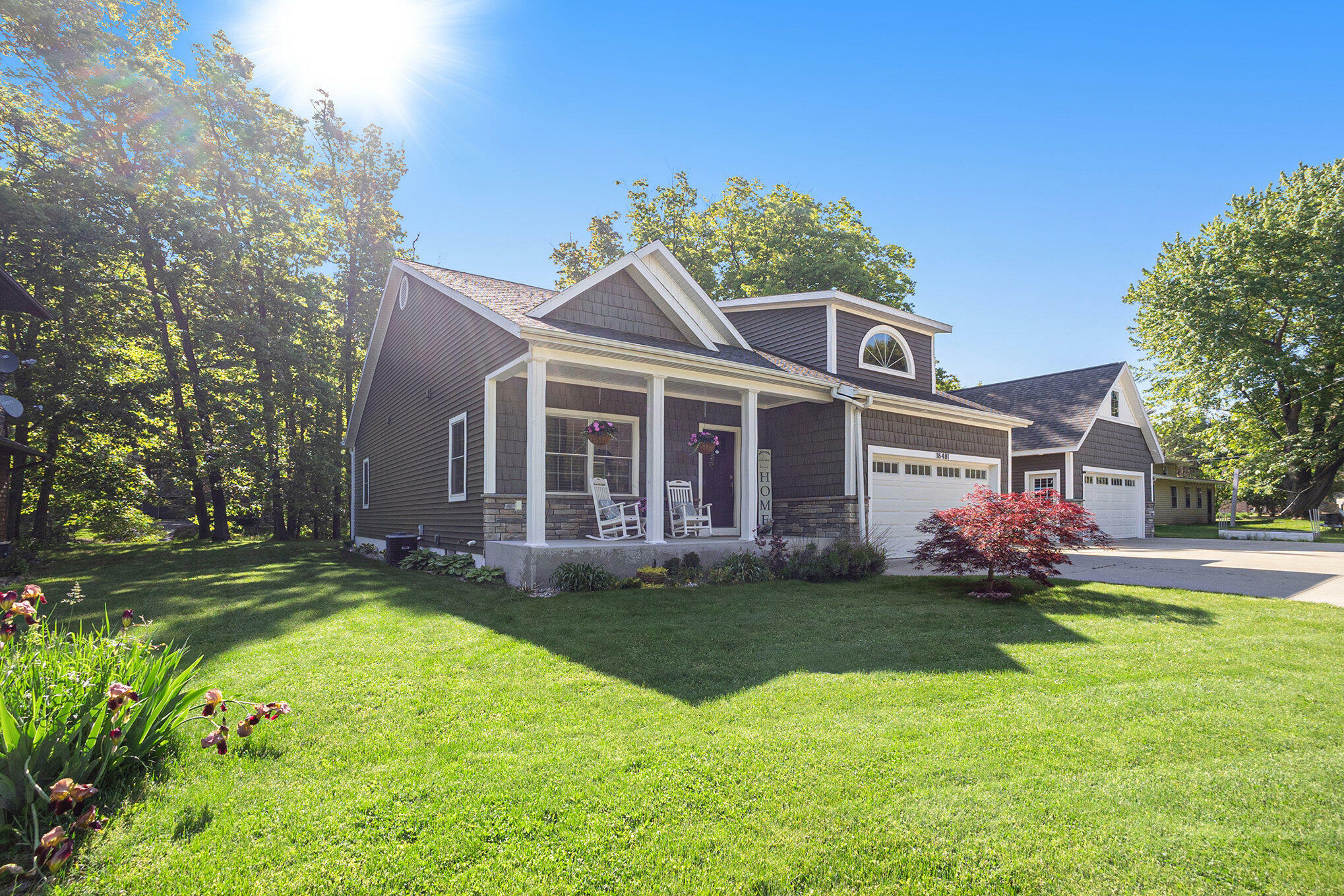 Property Photo: 18481 N Fruitport Road MI 49456