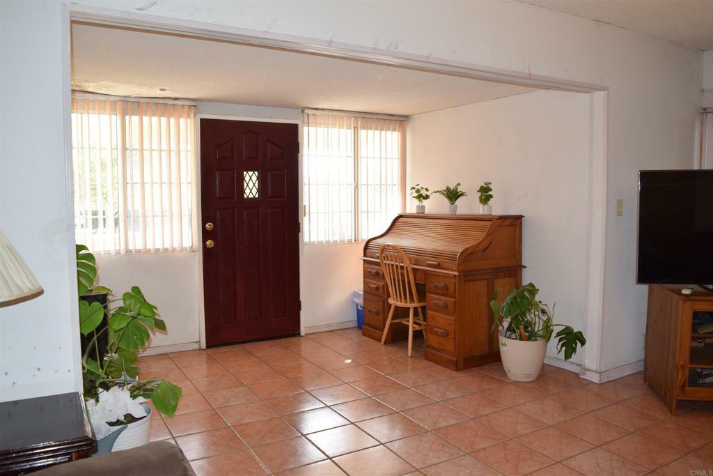 Property Photo:  542 Palomar Street  CA 91911 