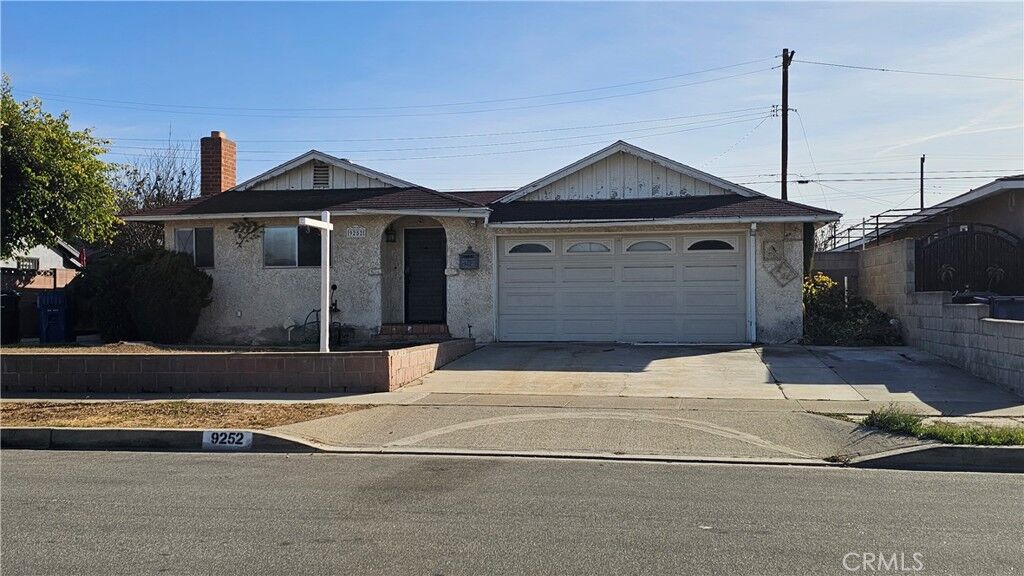 Property Photo:  9252 Oasis Avenue  CA 92683 