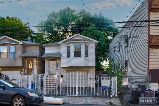 Property Photo:  299 South 19th Street  NJ 07103 