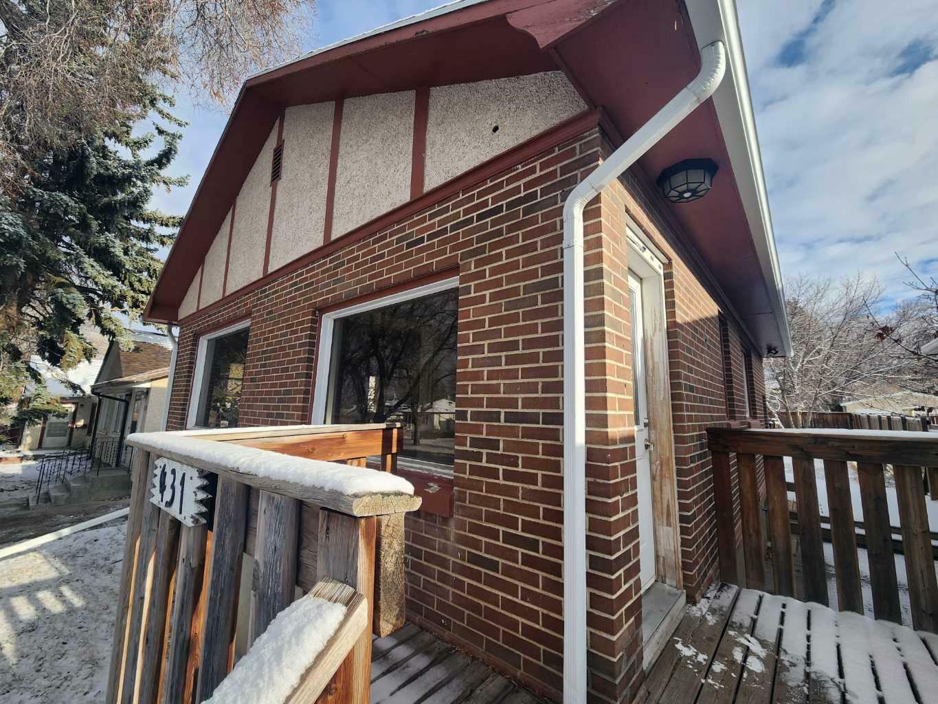 Property Photo:  431 19 Street N  AB T1H 3K4 