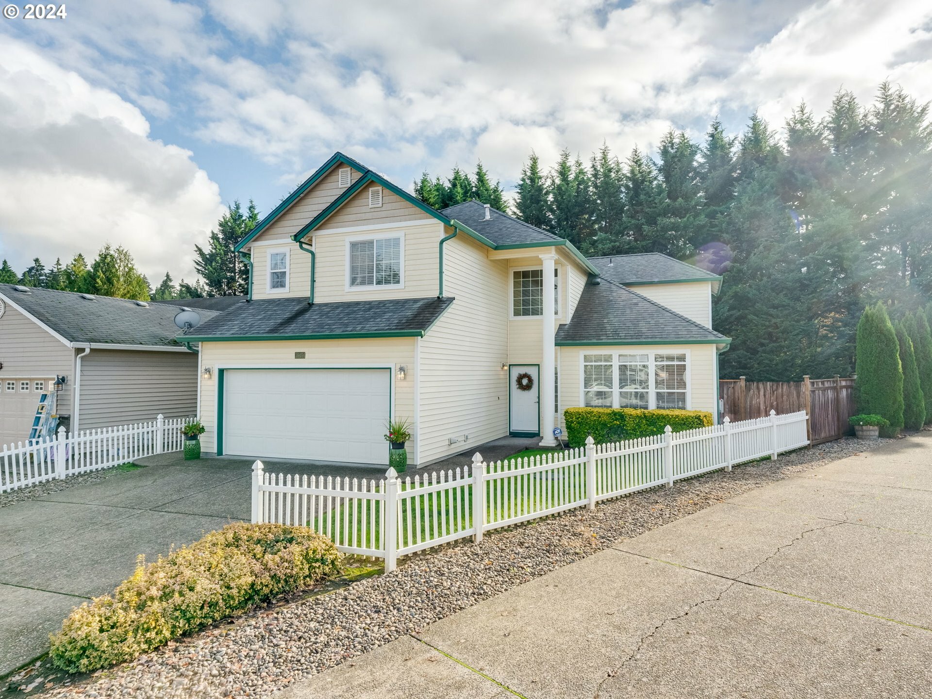 Property Photo:  1915 NW 148th St  WA 98685 