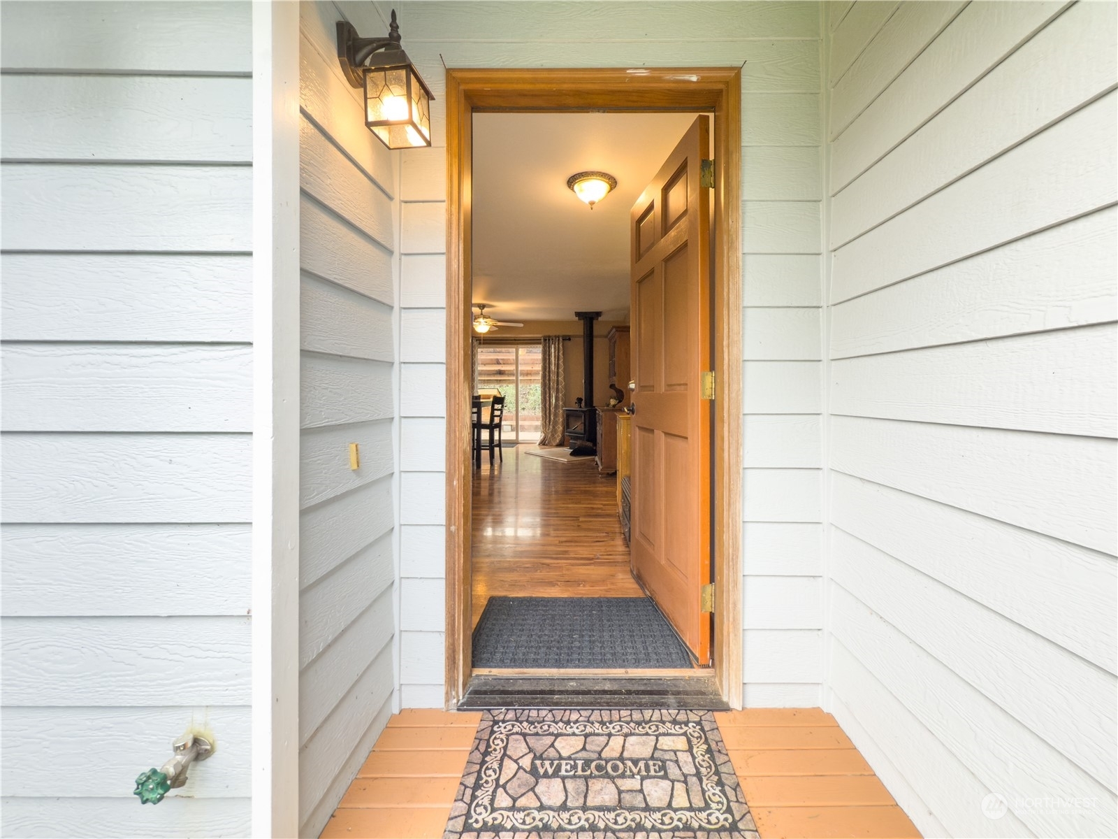 Property Photo:  896 James Way  WA 98282 