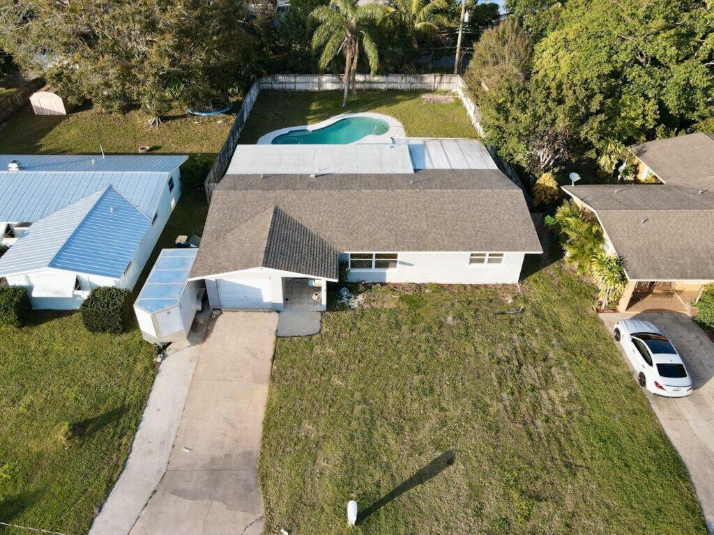 Property Photo:  1016 Hispana Avenue  FL 34982 