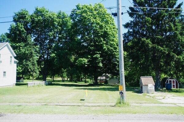 Property Photo:  302 Paw Paw Street  MI 49045 