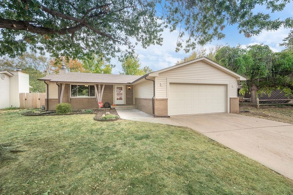 Property Photo:  6929 W El Robelai Cir  KS 67209 