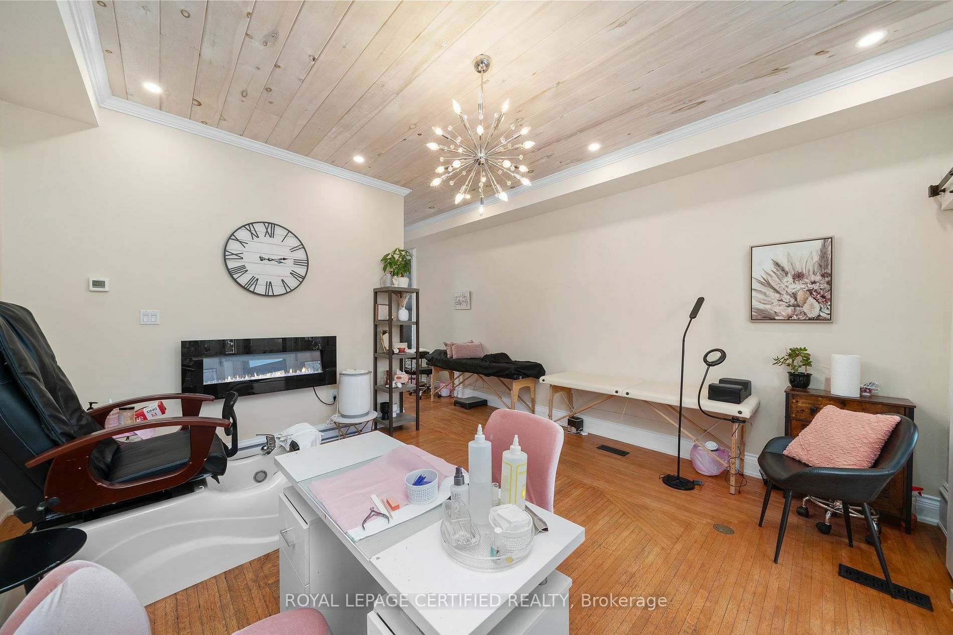 Property Photo:  125 Picton Main St  ON K0K 2T0 