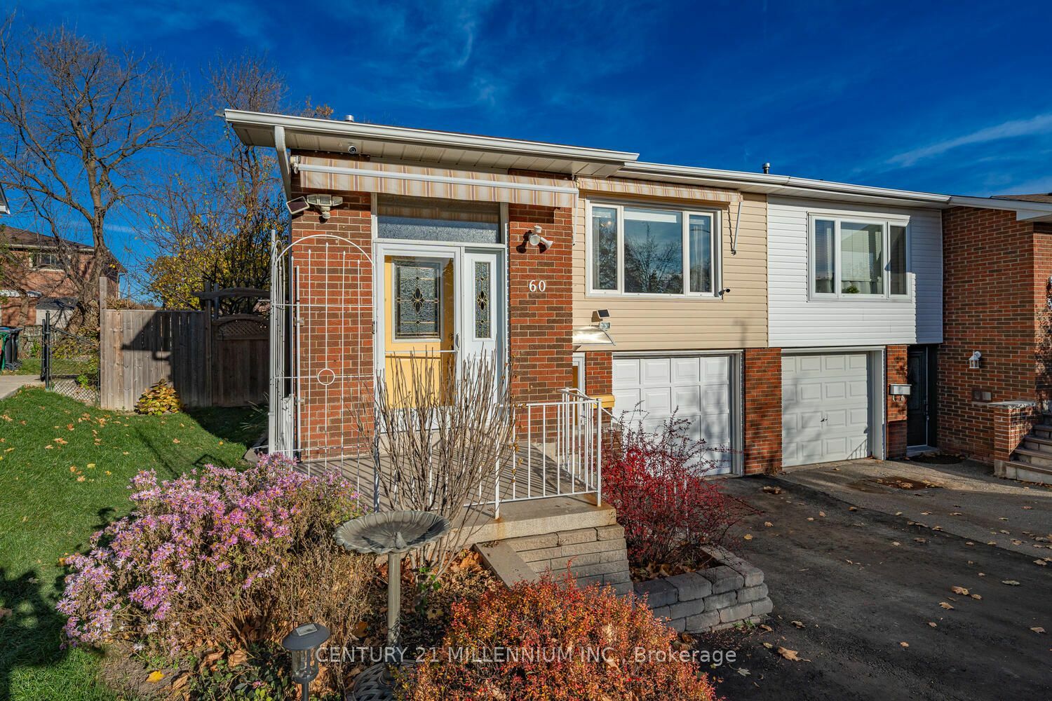 Photo de la propriété:  60 Camberley Cres  ON L6V 3L4 