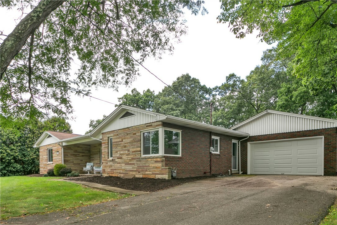 Property Photo:  126 White Oak Dr  PA 16001 