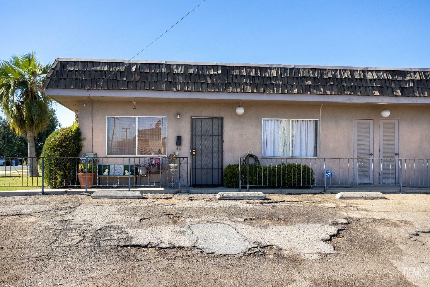 Property Photo:  1716 3rd Street  CA 93304 