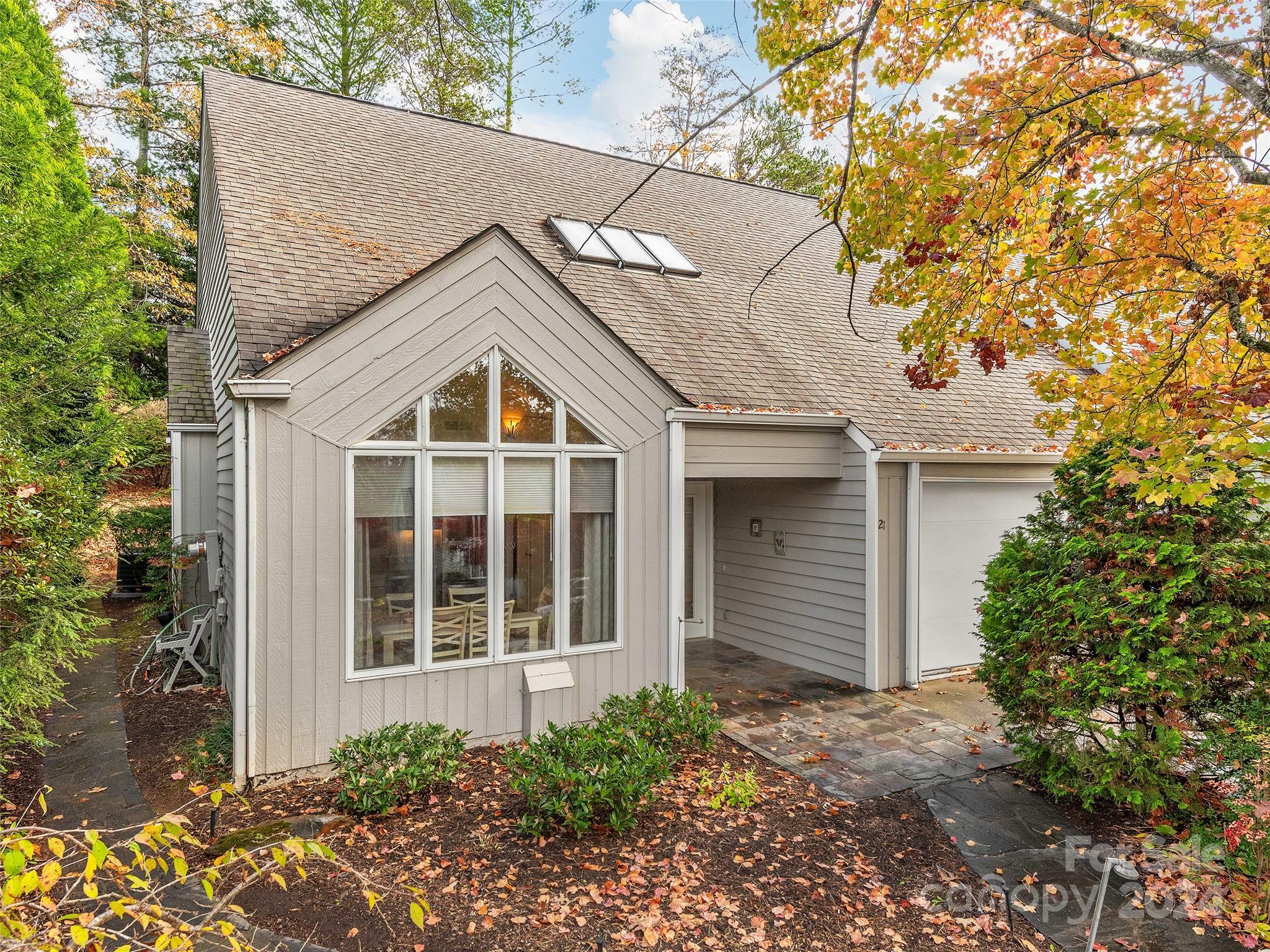 Property Photo:  21 Highland Pointe Court  NC 28787 