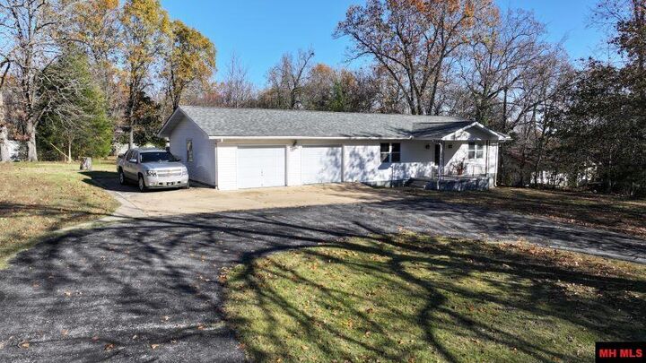 217 Kingswood Boulevard  Mountain Home AR 72653 photo