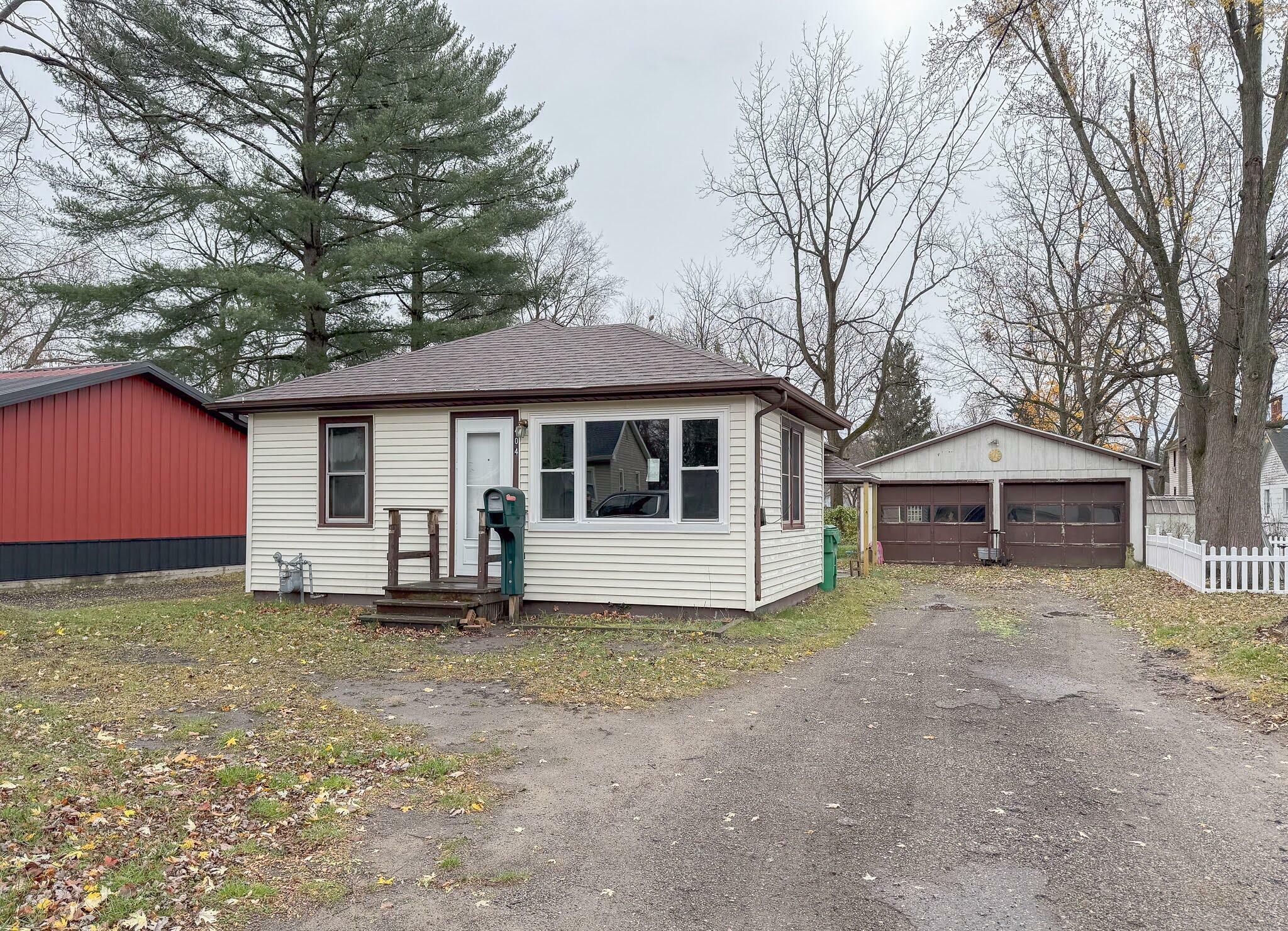 404 Gray Street  Dowagiac MI 49047 photo