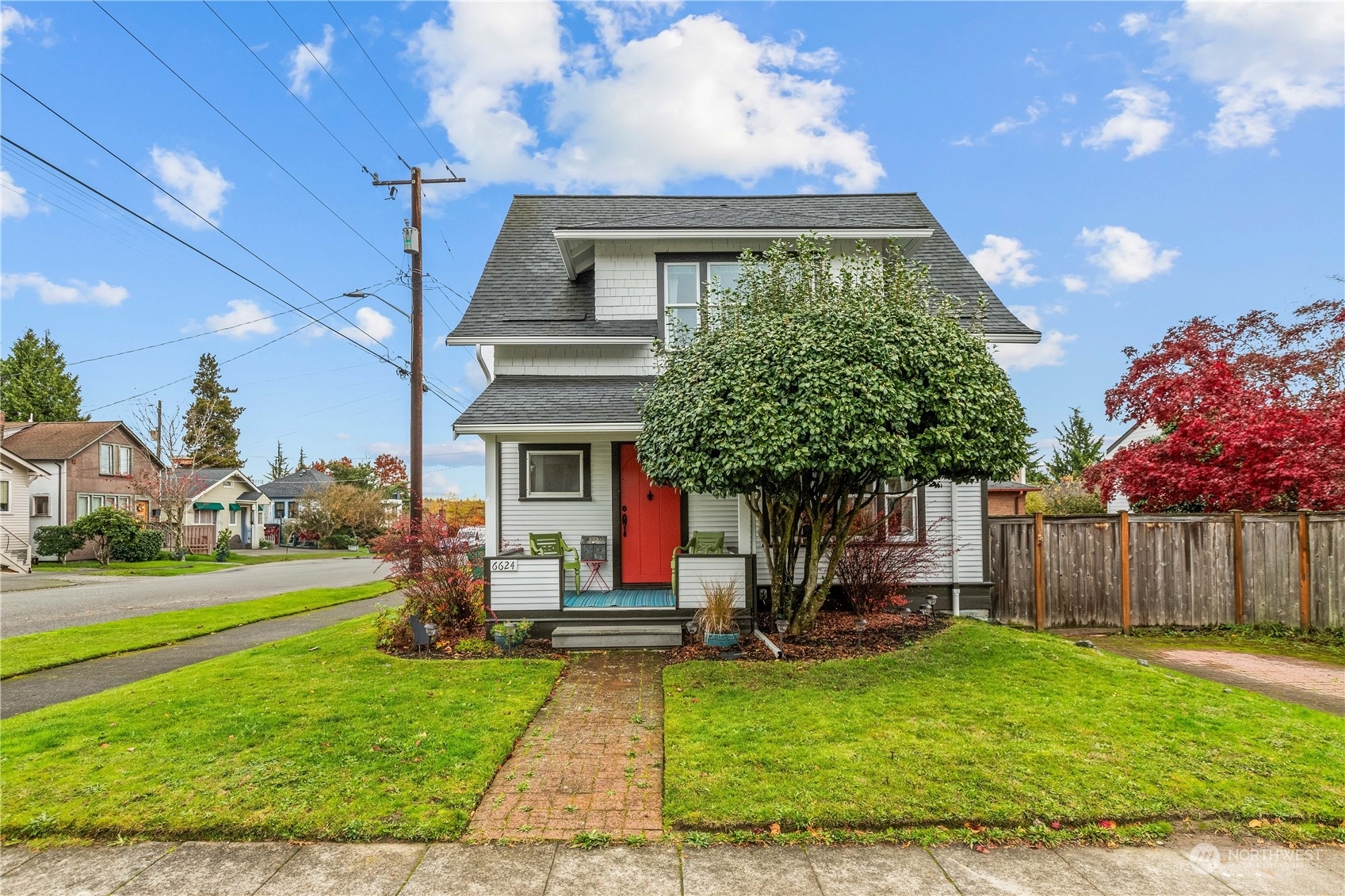 6624 Linden Avenue N  Seattle WA 98103 photo