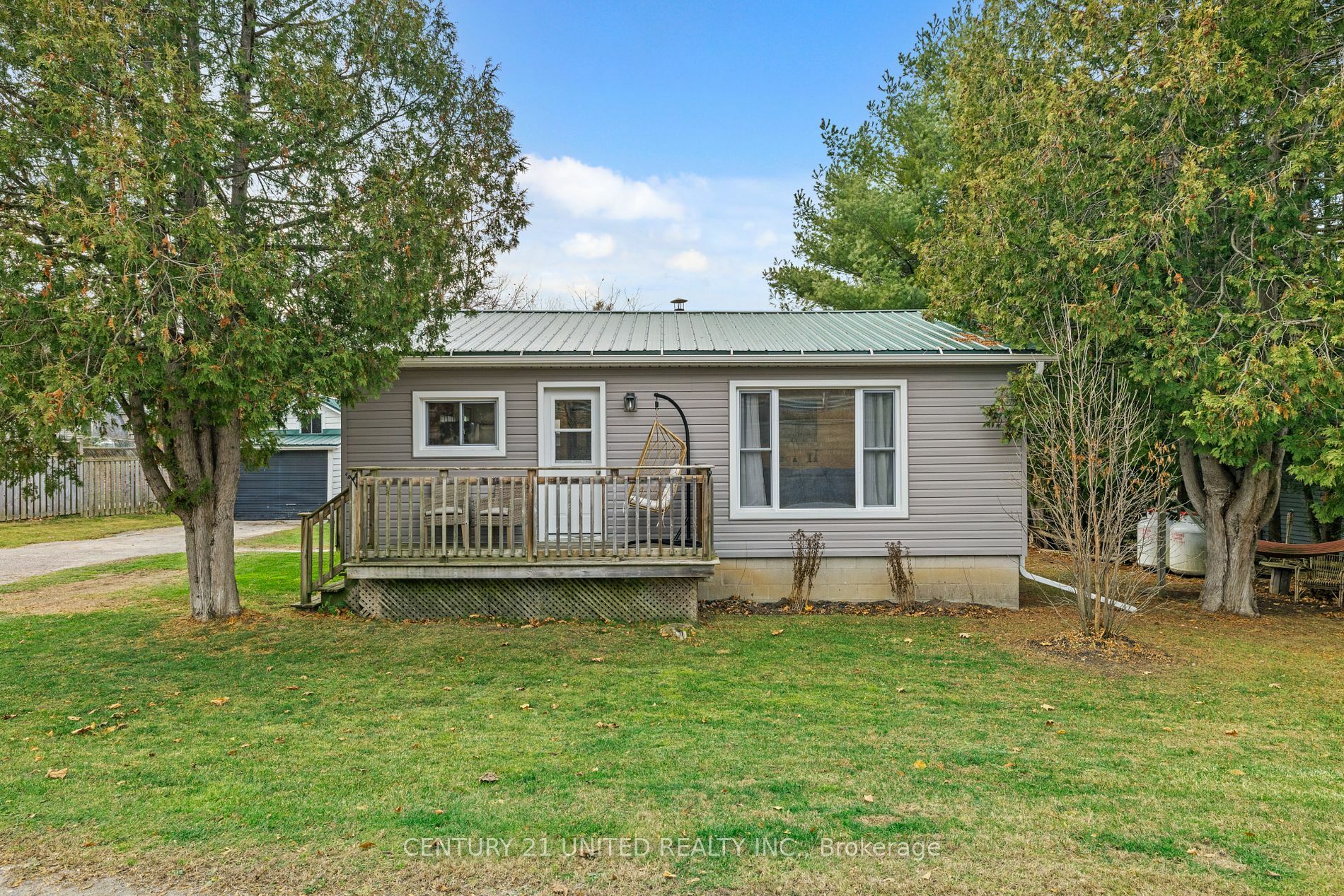 Property Photo:  2046 Yale Rd  ON K0L 2H0 