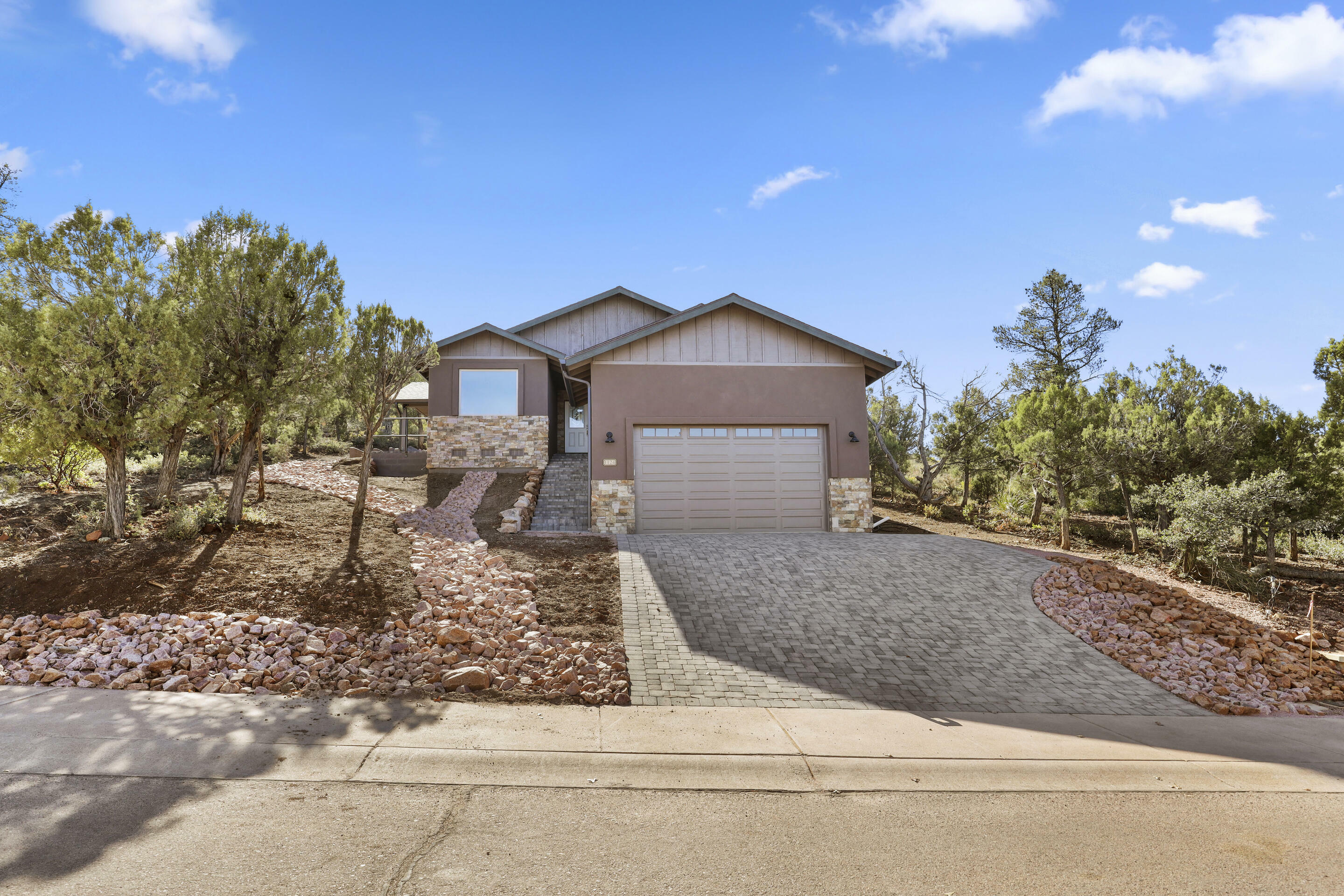 Property Photo:  1124 S Sycamore Circle  AZ 85541 