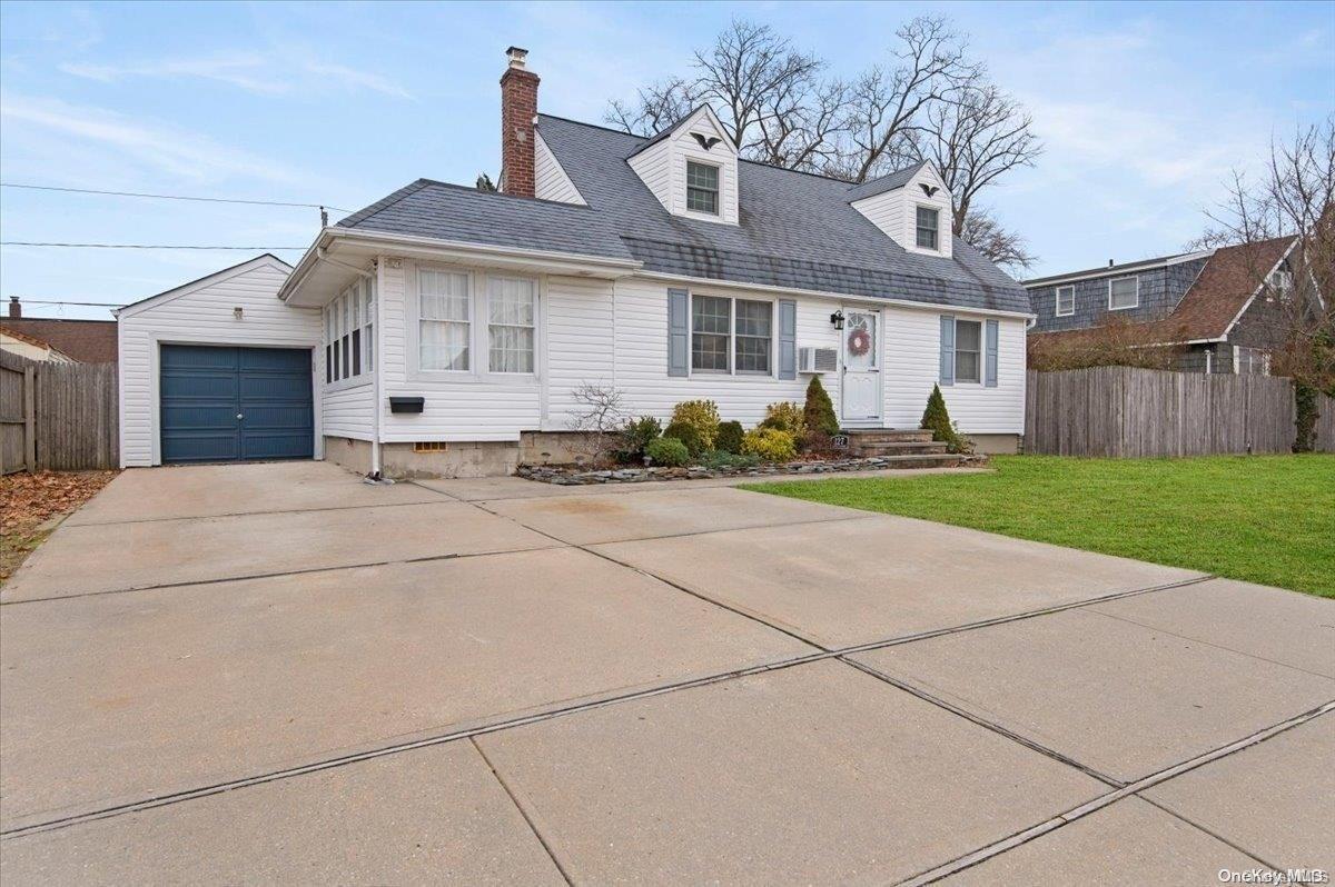 Property Photo: 127 Riviera Parkway NY 11757