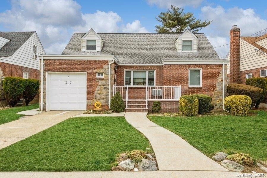 Property Photo:  47 William Street  NY 11580 