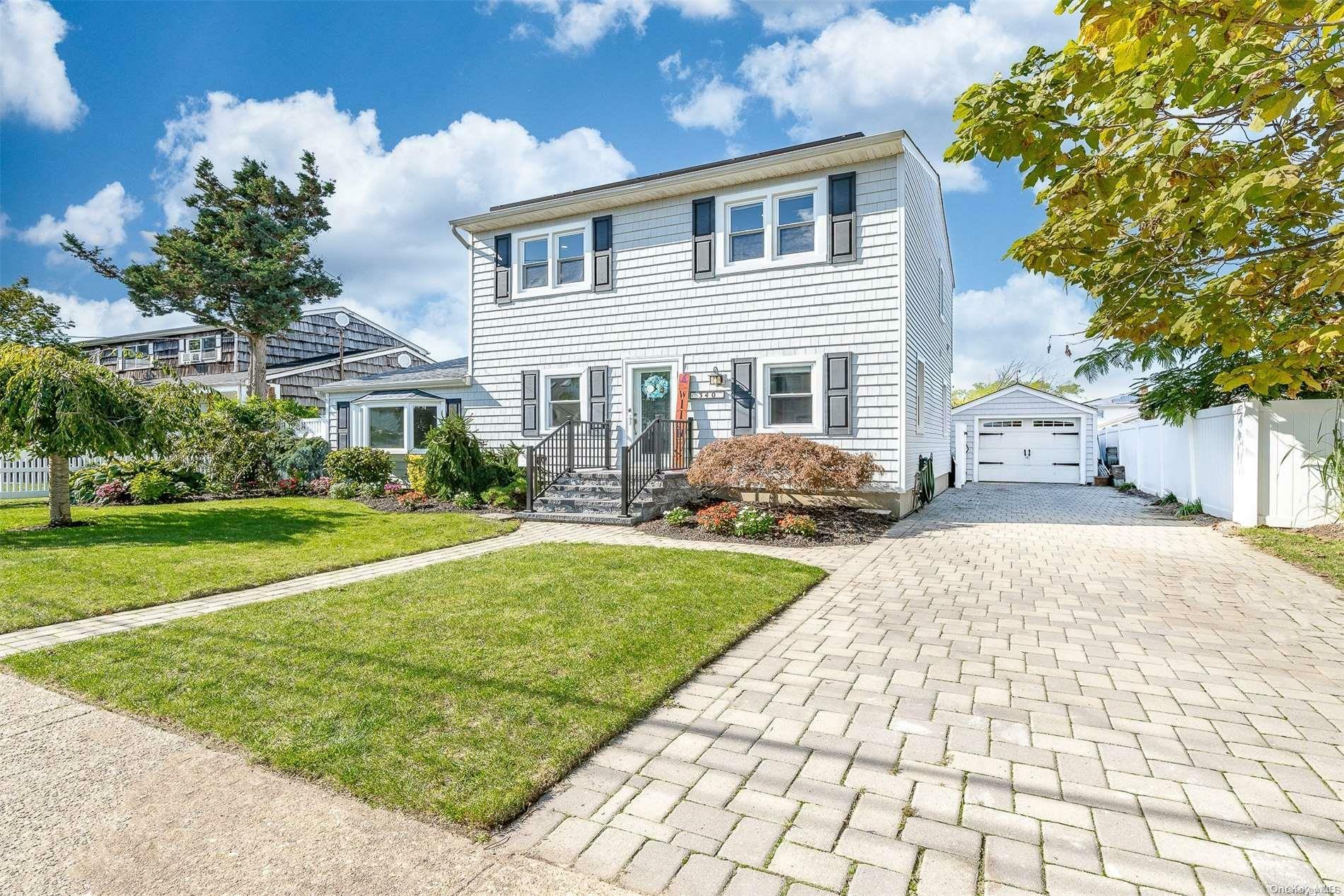 Property Photo:  340 East Drive  NY 11726 