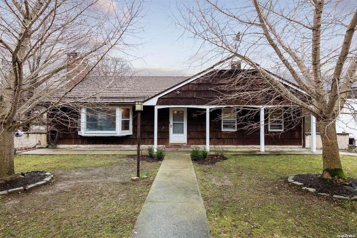 59 N Side Road  Wading River NY 11792 photo