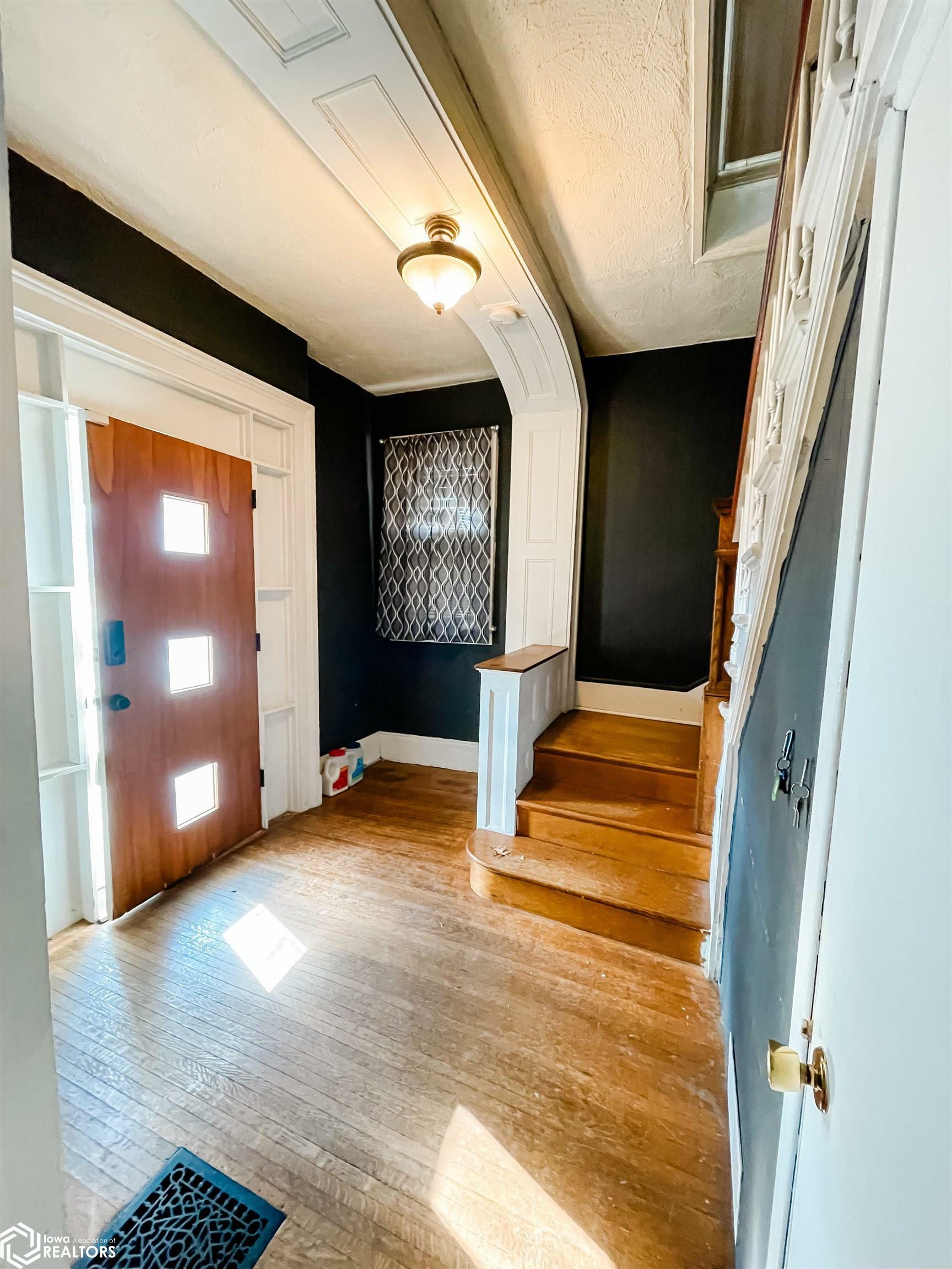 Property Photo:  1228 Smith Street  IA 52601 