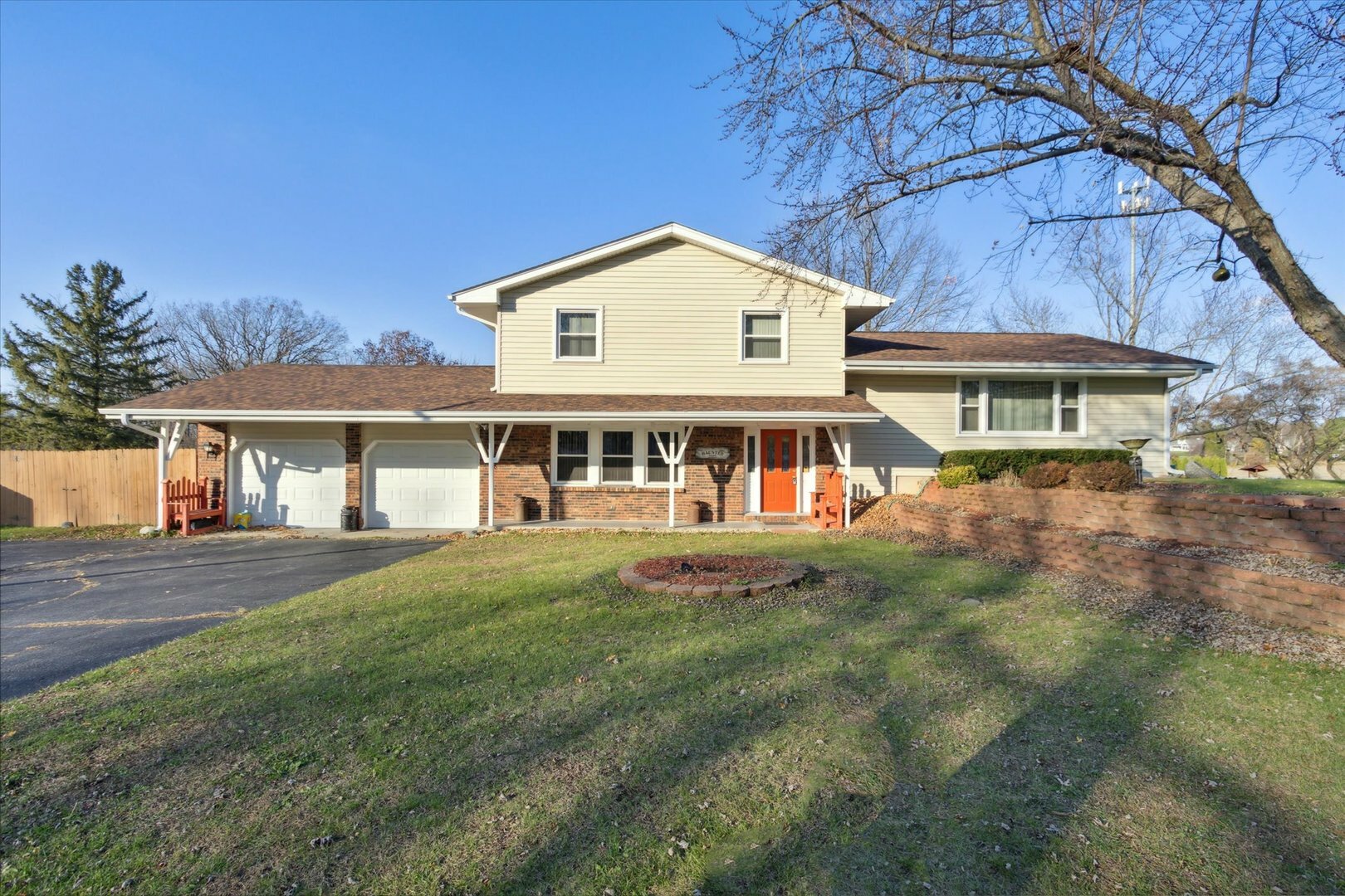 Property Photo:  1940 Valley View Drive  IL 61008 