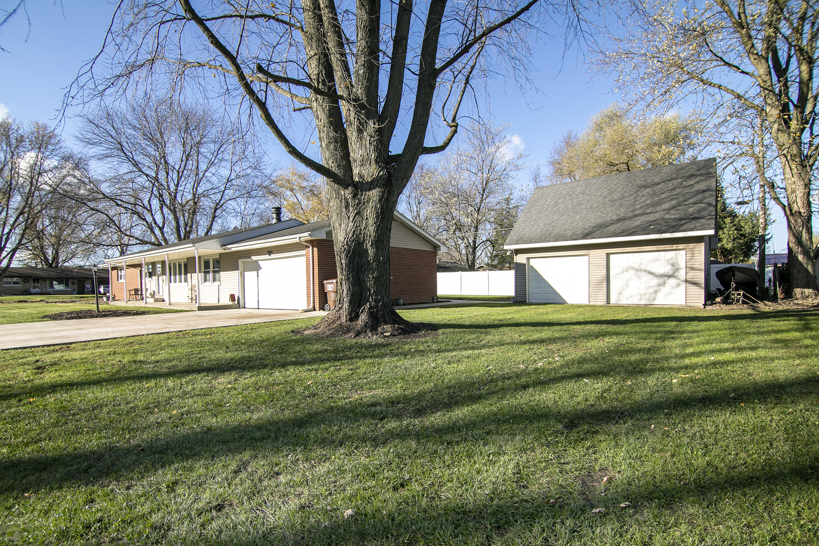 Property Photo:  3865 El Camino Drive  IL 60901 