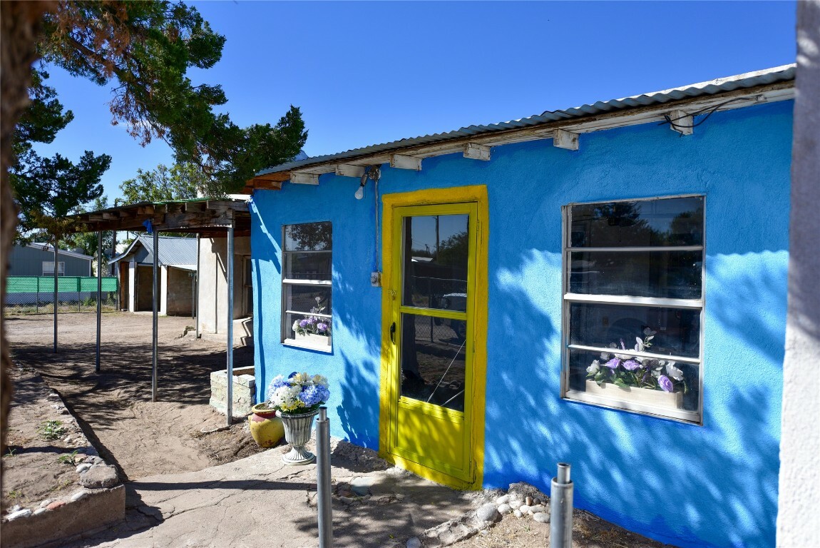 Property Photo: 502 S Edinburg Street TX 79843