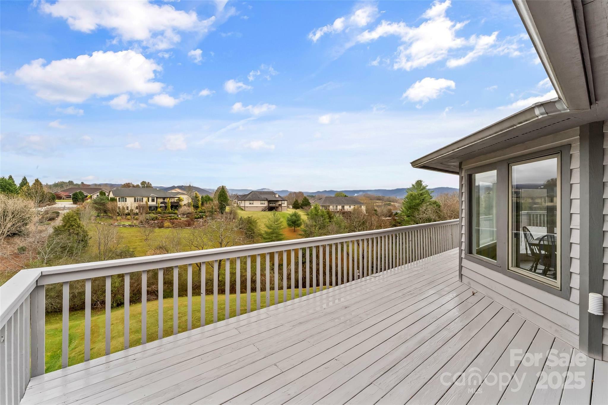 Property Photo: 24 Loridon Drive NC 28787