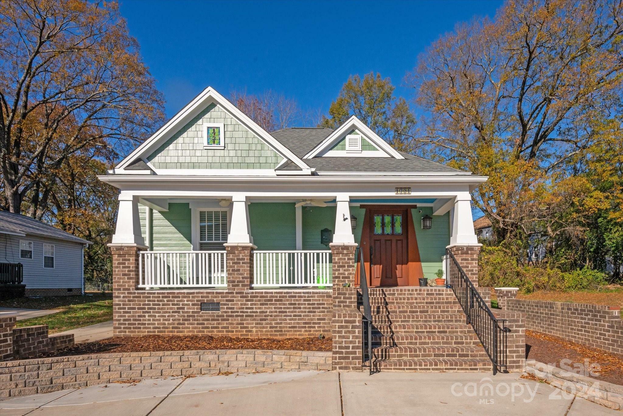 Property Photo:  1721 Pegram Street  NC 28205 