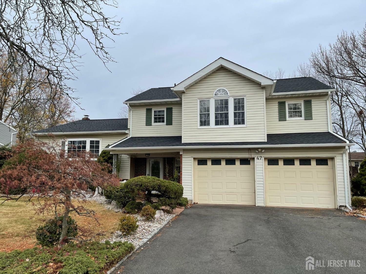 Property Photo:  47 Lynnwood Road  NJ 08820 