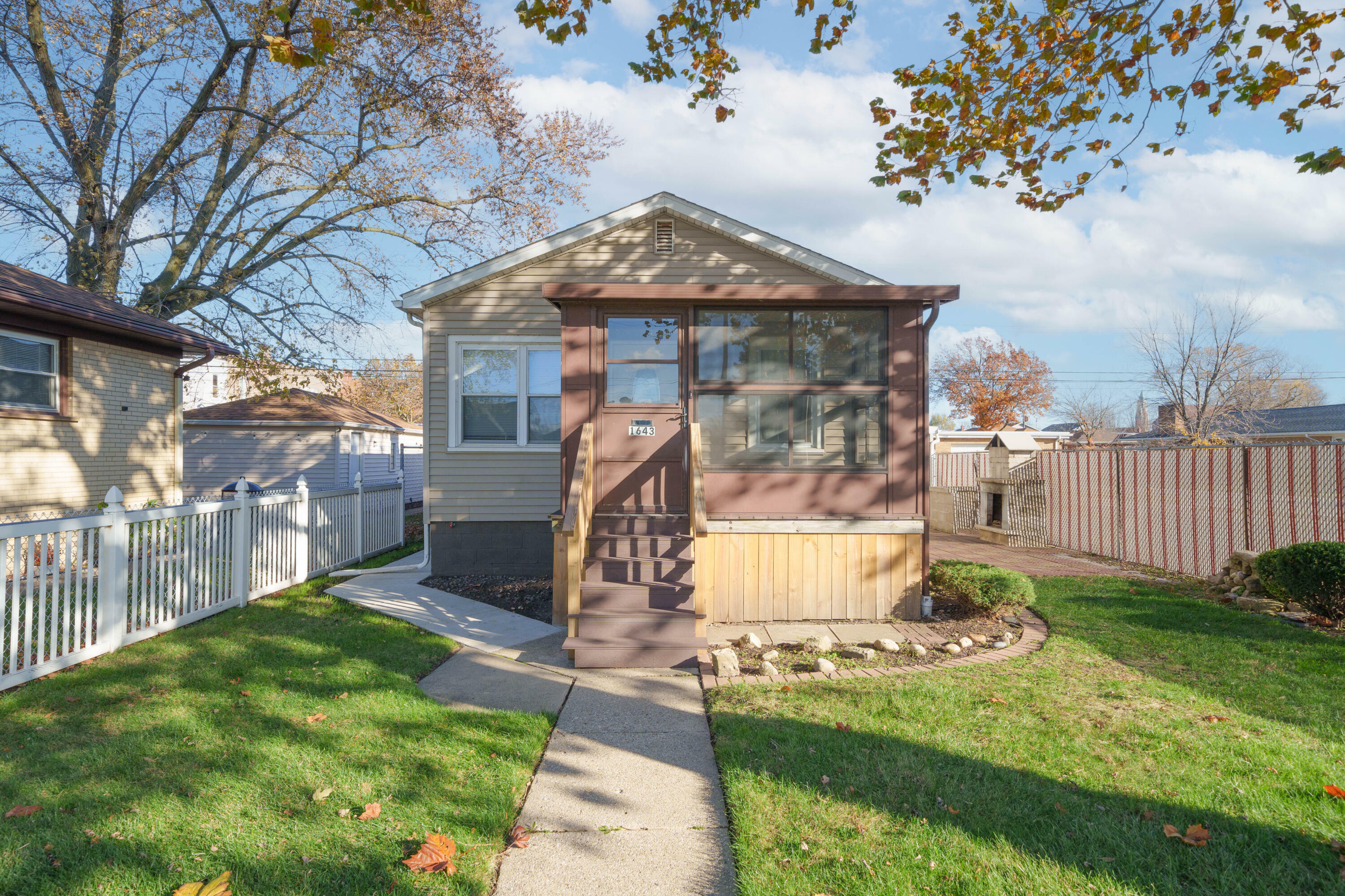 Property Photo:  1643 Calumet Avenue  IN 46394 