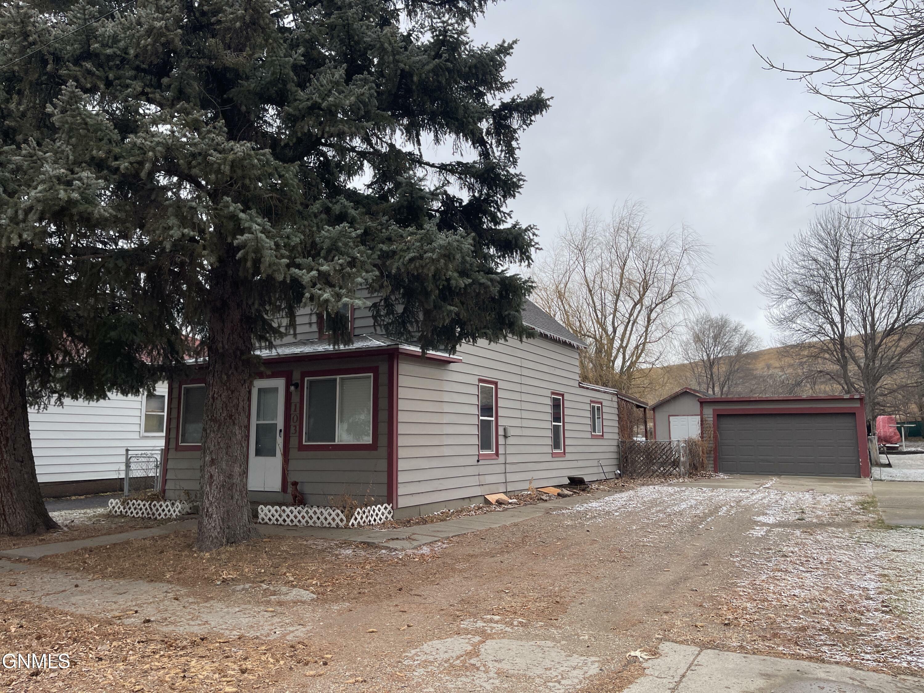 Property Photo:  103 1st Avenue E  ND 58580 