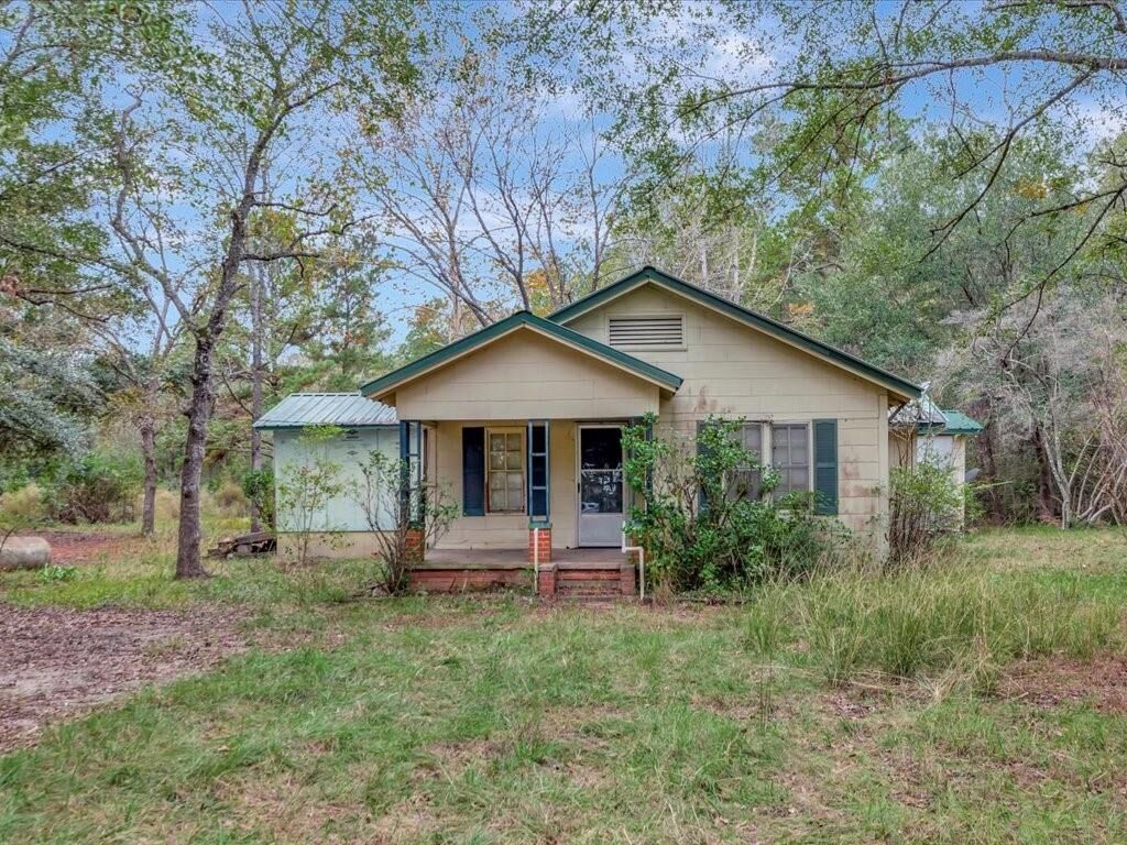 Property Photo: 476 Loving Road TX 75901
