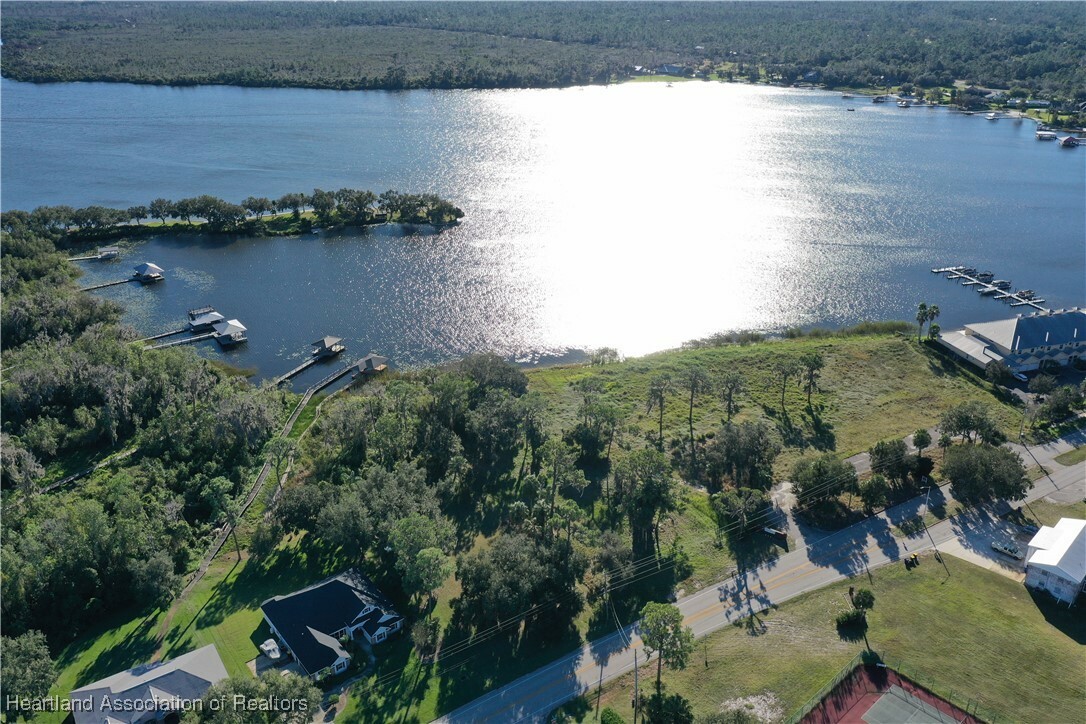 Property Photo:  1040 Lake June Road  FL 33852 