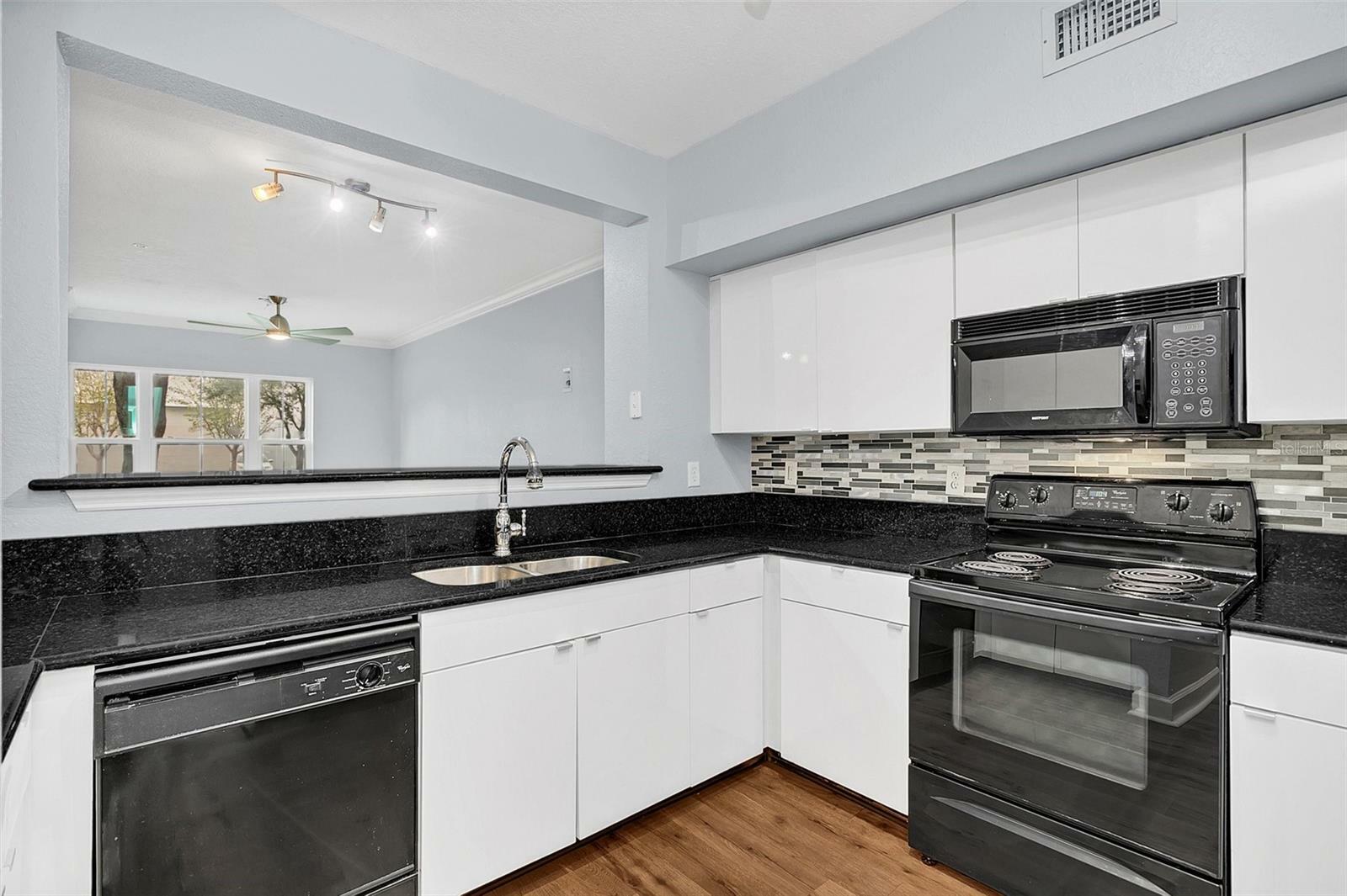 Property Photo:  204 E South Street 1055  FL 32801 